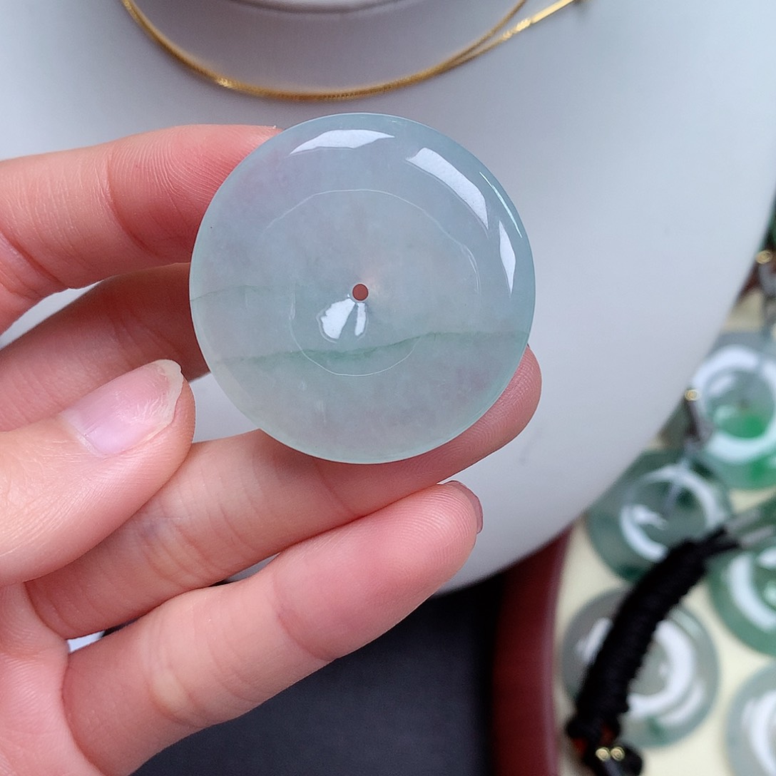 翡翠颈饰未镶嵌平安扣