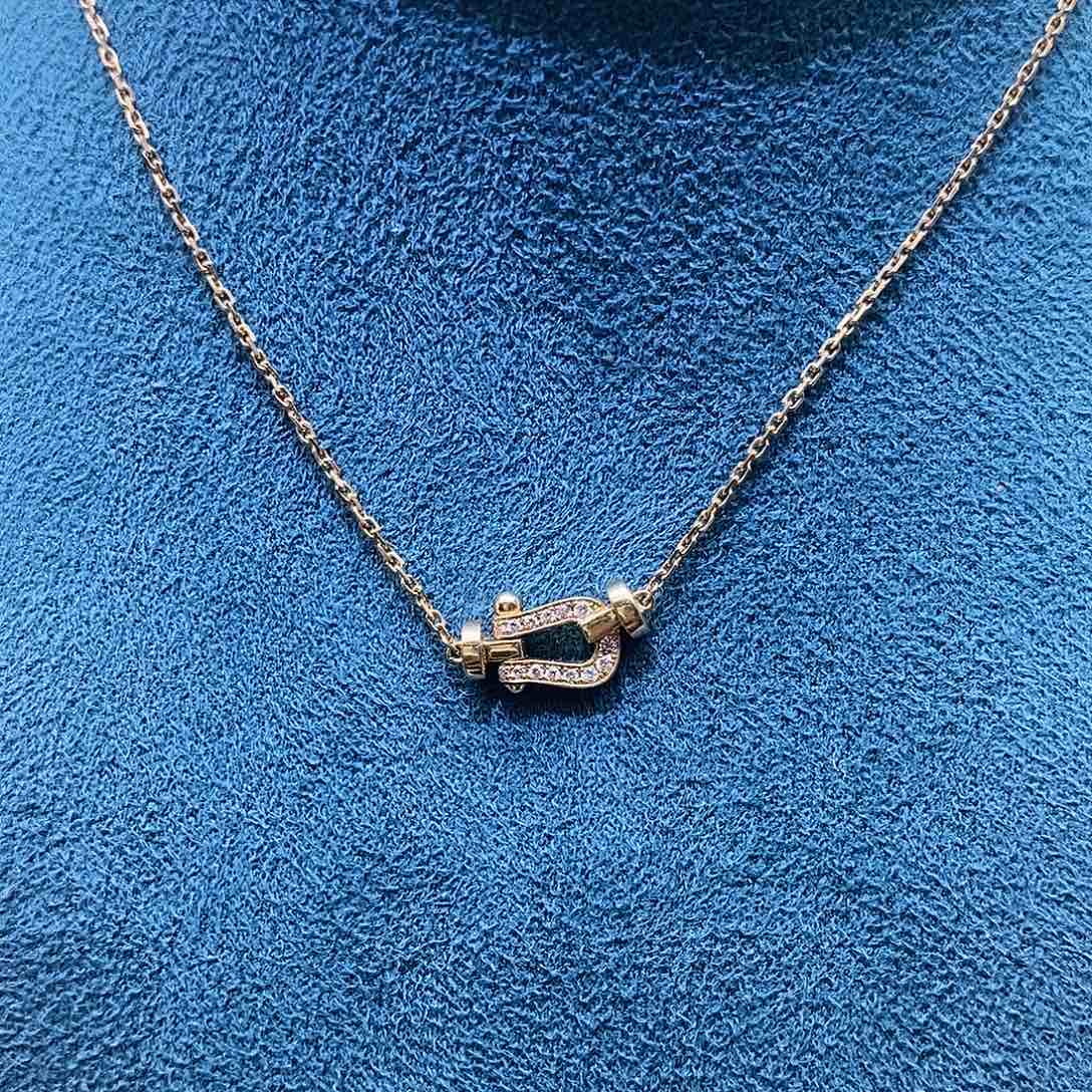 钻石颈饰18K金镶嵌L*.k黄小马蹄项链