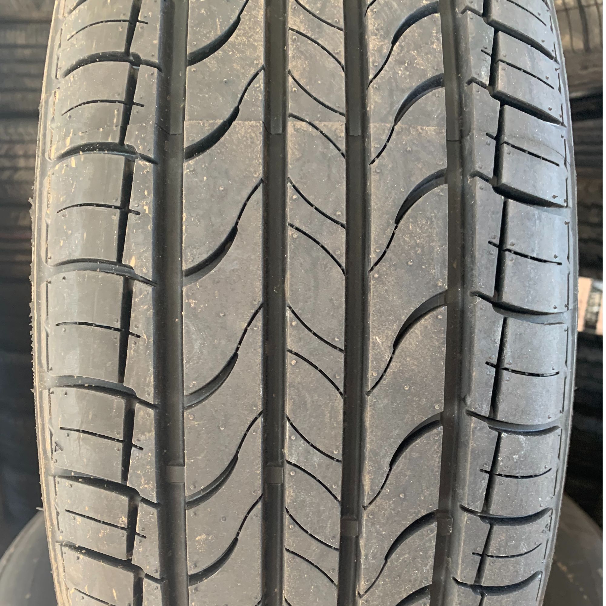 17寸精品轮胎静音耐磨四季轮胎