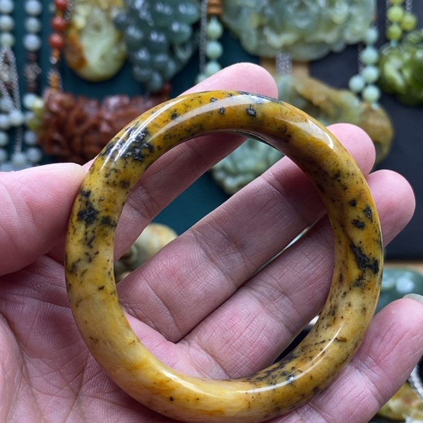 【闪购商品】未镶嵌岫玉手镯56