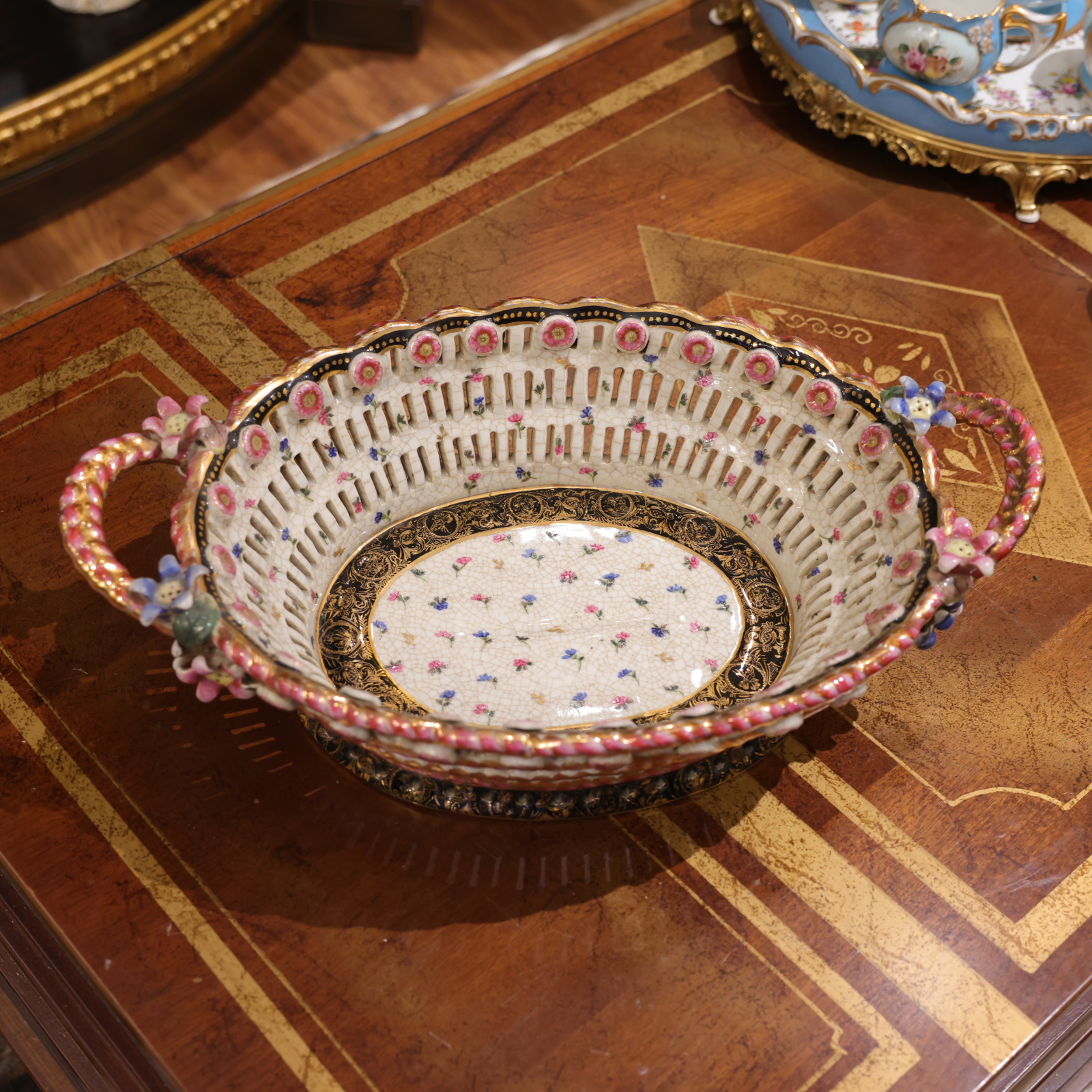 知潇家居/镂空果盆/精致小碎花/大果盘/桌面收纳盆/装饰收纳摆件