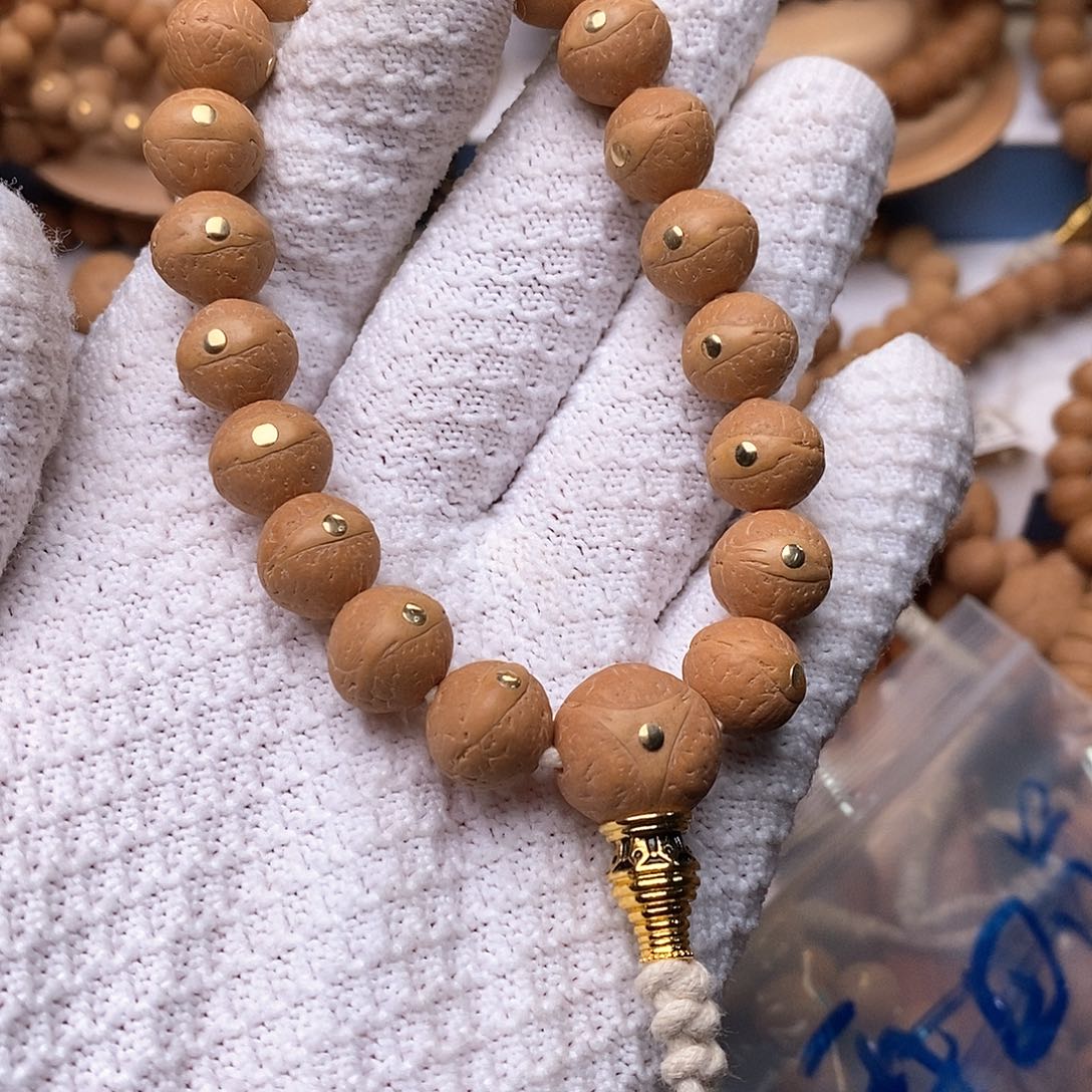 凤眼菩提手串再*首镶嵌铜钉