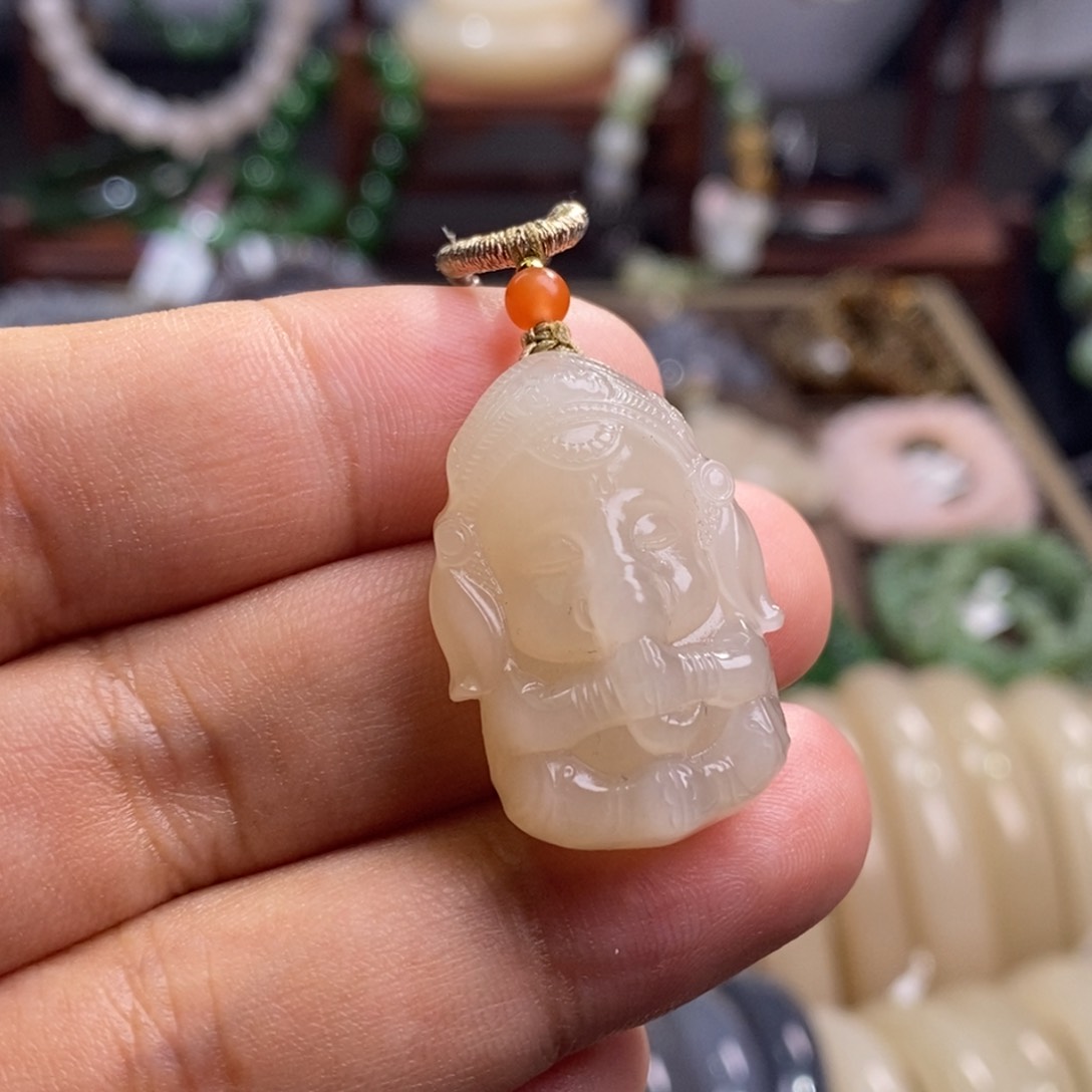 和田玉精品熟藕粉老矿料红粉象神吊坠未镶嵌