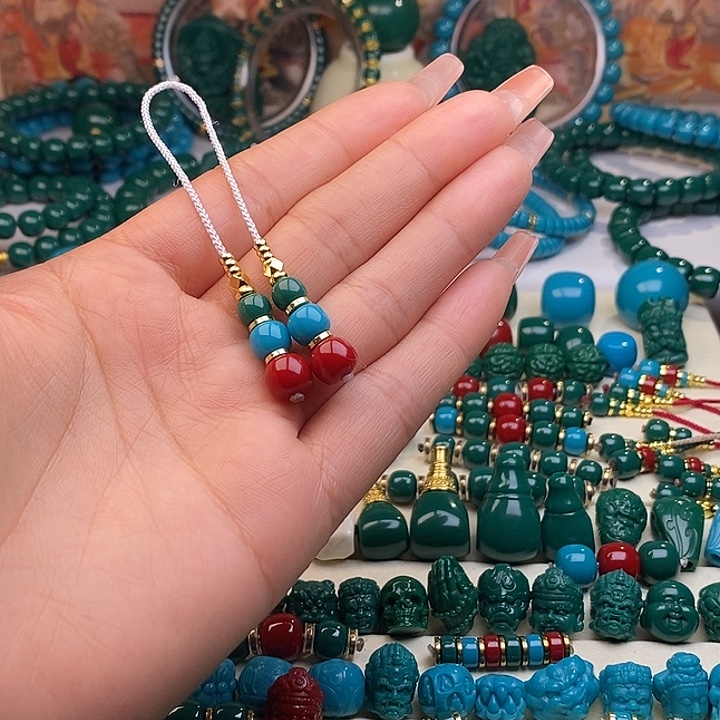 假***白琉璃颈饰红绿蓝弟子珠一套