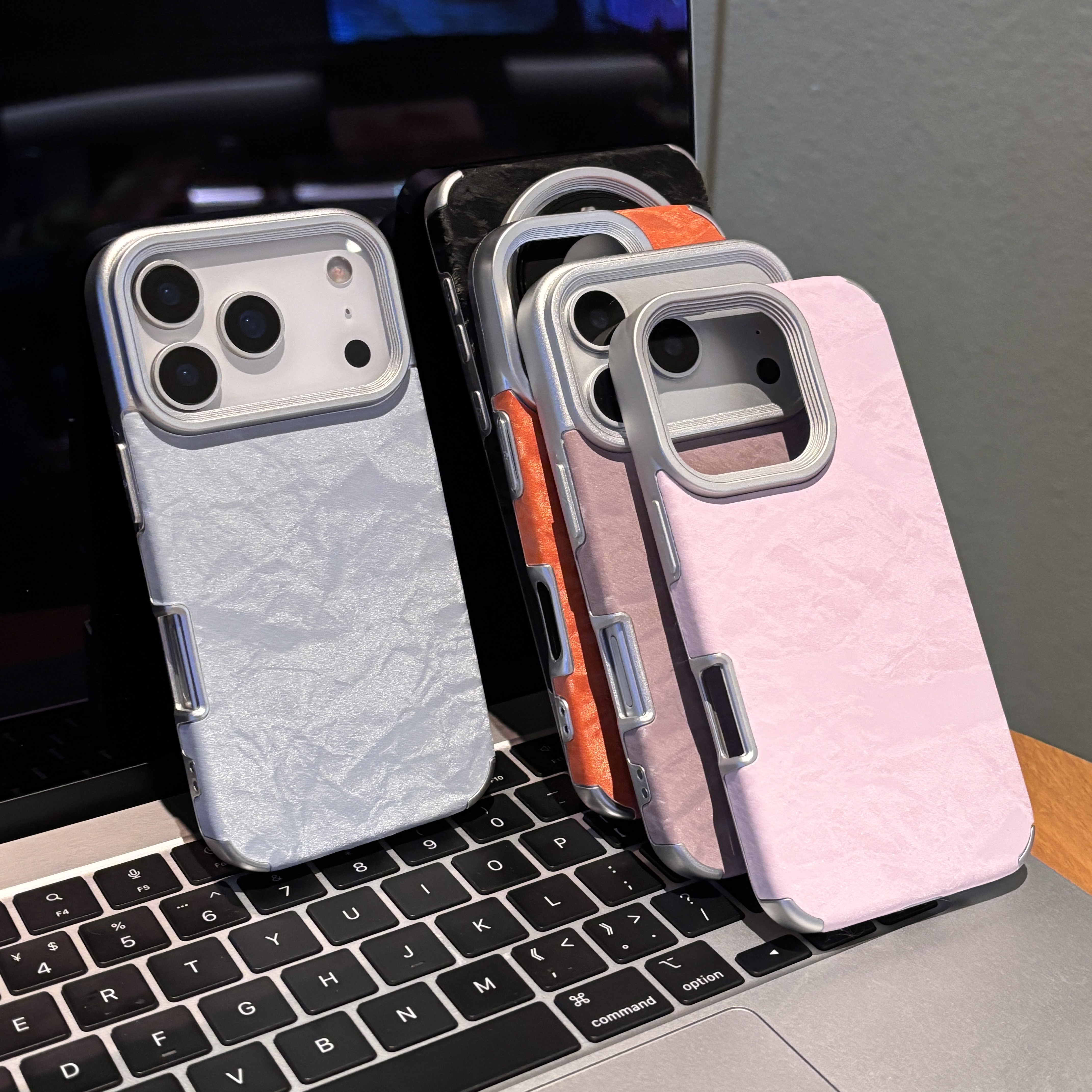 纯色贴皮雪山纹适用苹果17/16手机壳iPhone15小米14vivoppo华为潮