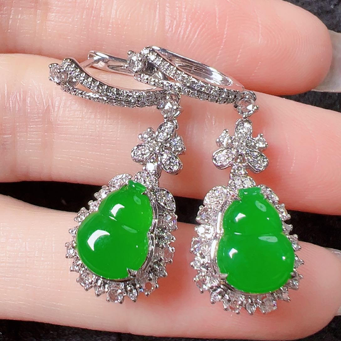 翡翠18K金镶嵌耳饰签收后24小时鉴赏期，过时不退