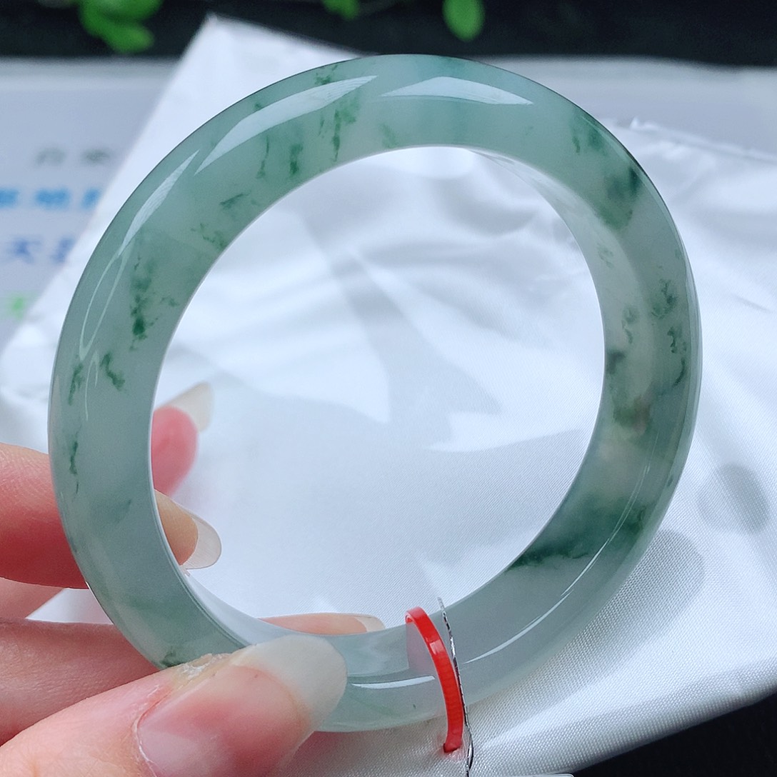 翡翠手镯未镶嵌禾***馆60+圈