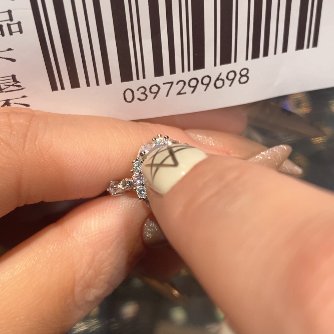 欧泊欧泊戒指银S925镶嵌脑****?