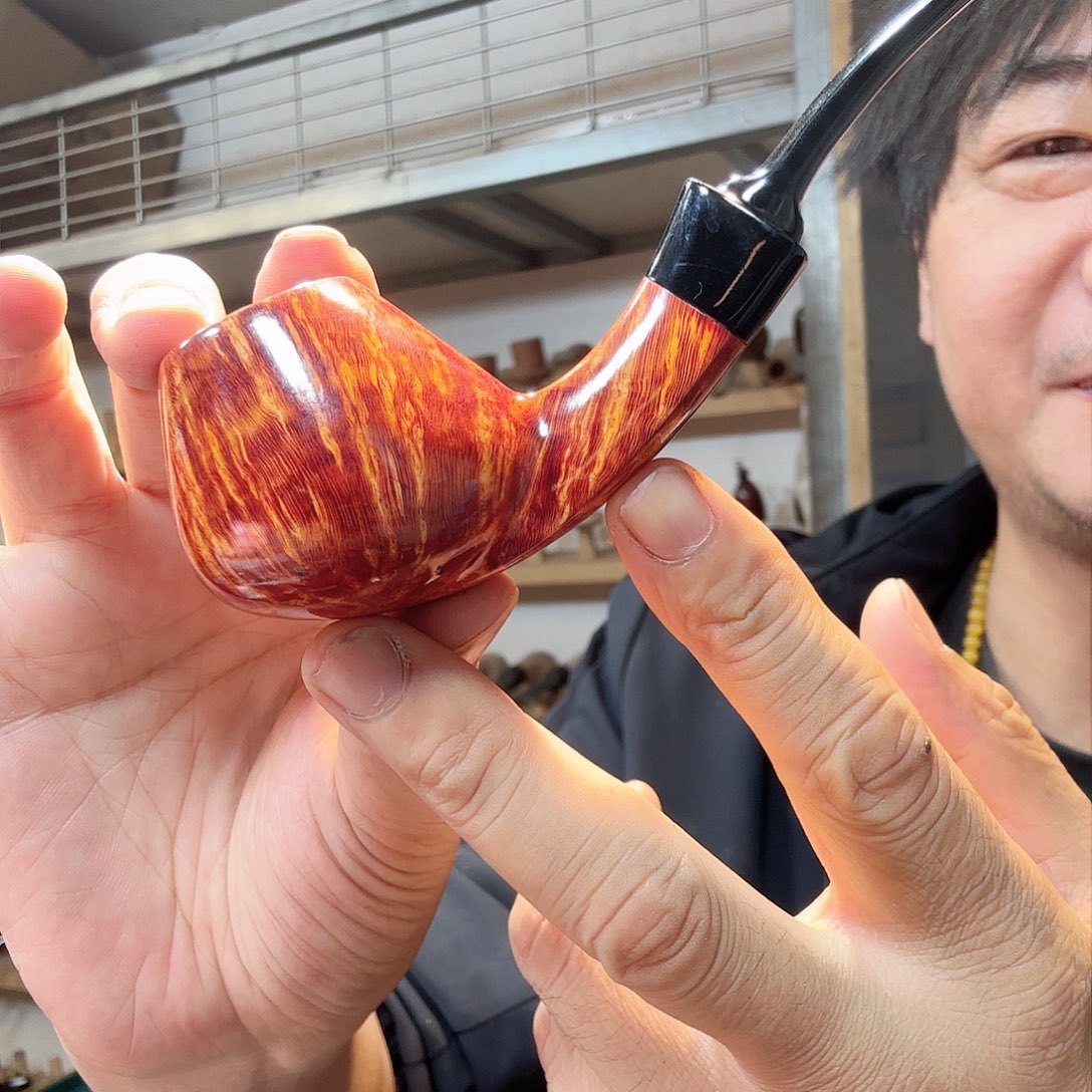 ?焦耀烟斗一白兰地