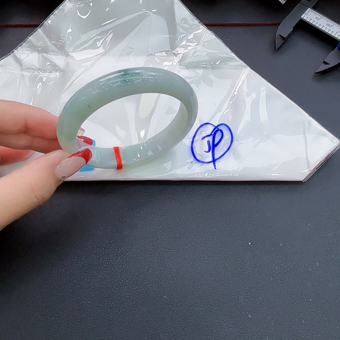 翡翠手镯未镶嵌天然缅甸a货翡翠 