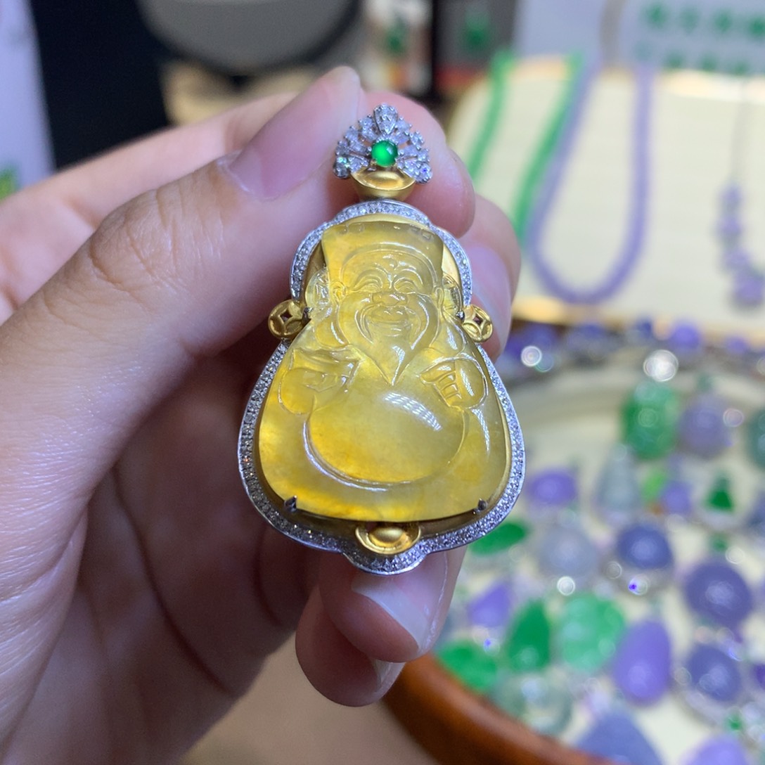 翡翠18K金镶嵌颈饰翡翠