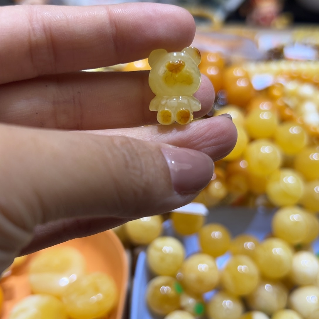 琥珀珠宝奇石未镶嵌