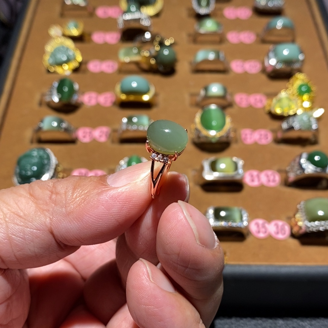 和田玉未镶嵌戒指