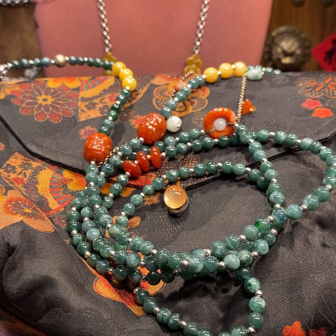 翡翠吊坠(赠链)未镶嵌