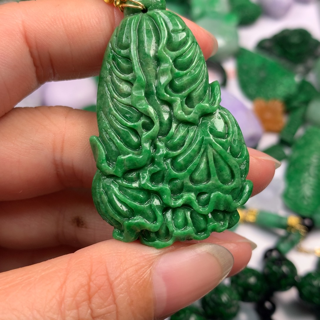 翡翠未镶嵌颈饰翡翠