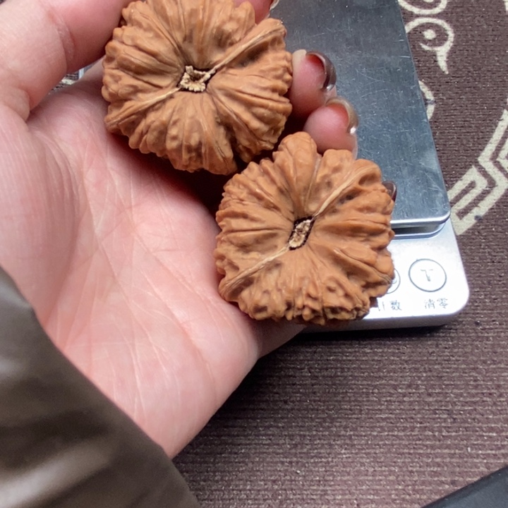 文玩核桃吊坠平谷凹底全品