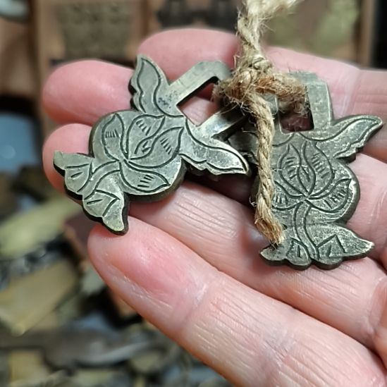 ！***硅胶花篮一对，包浆自然