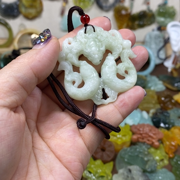 蛇纹石玉未镶嵌吊坠