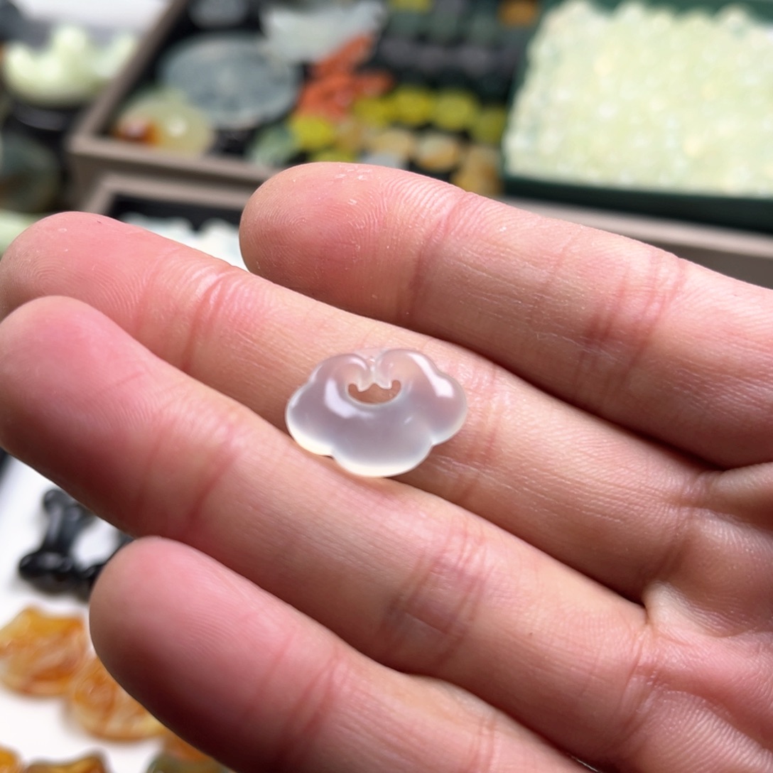 蛇纹石玉原石未镶嵌