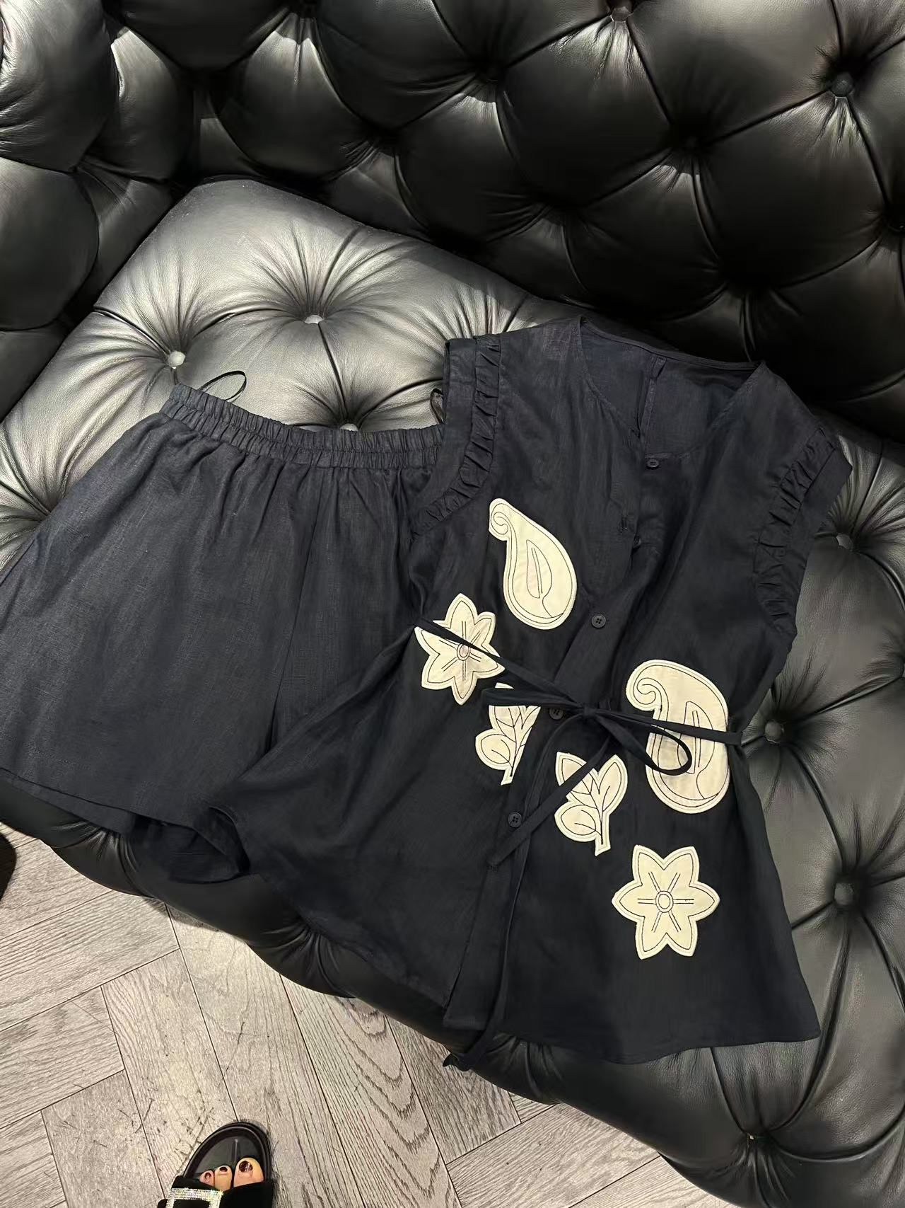 V家 欧洲站重工刺绣亚麻套装