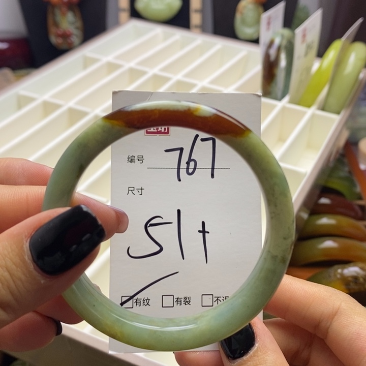 蛇纹石玉手镯未镶嵌