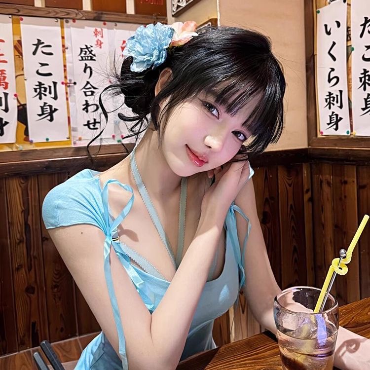 新款「纯欲滴神」挂脖内衣女小胸聚拢显胸大内搭性感文胸套装有钢圈