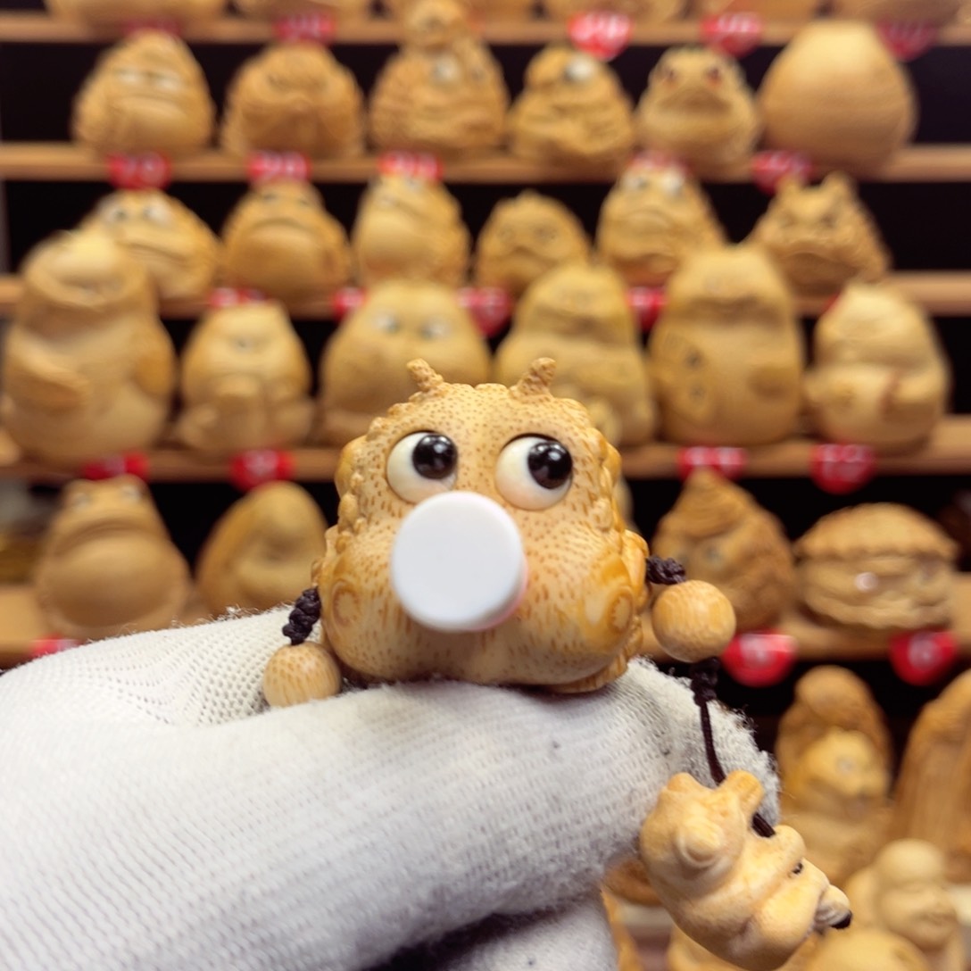 竹ʚ****ɞ竹根雕金蟾手把件