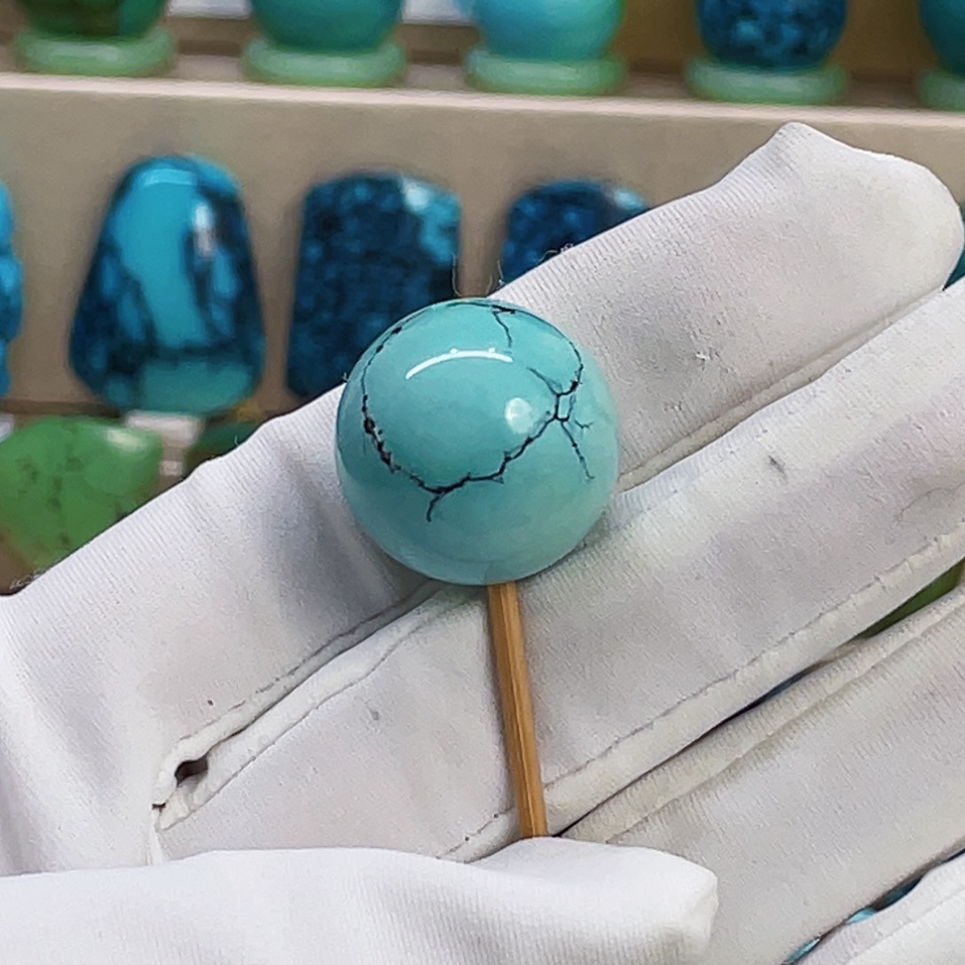 绿松石未镶嵌颈饰