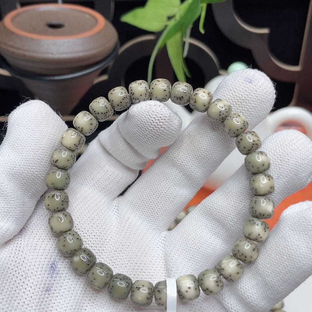 星月菩提吊坠08。8/7半壁江山双留白