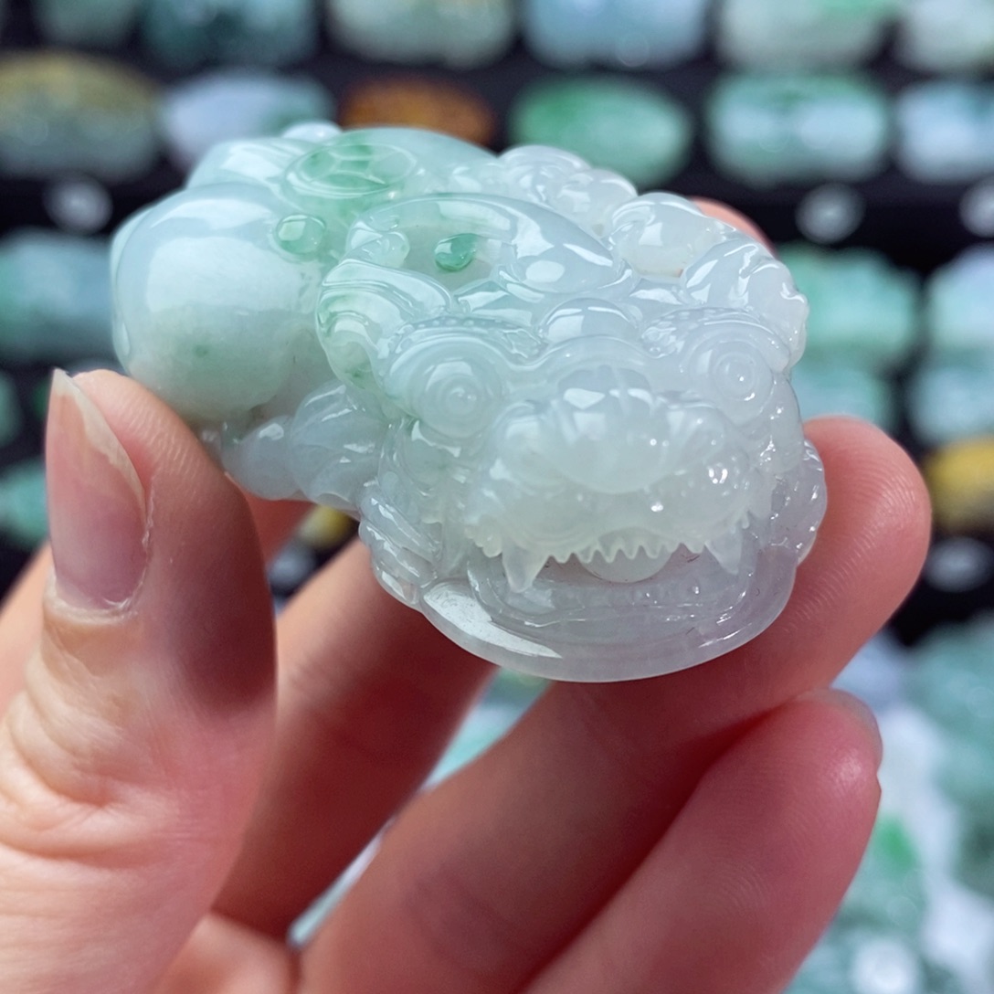 翡翠颈饰未镶嵌天然