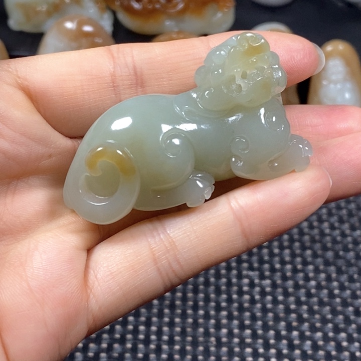 羿****和田玉未镶嵌颈饰