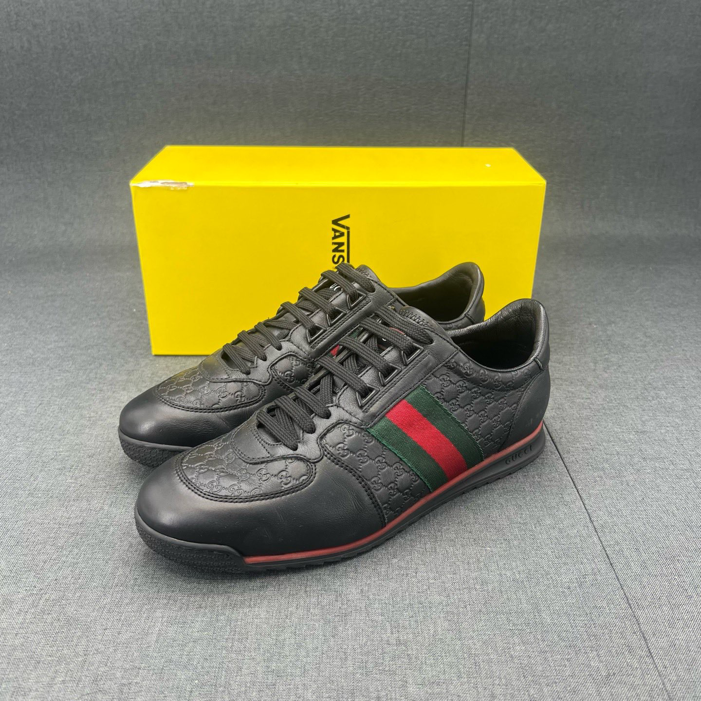 99新 GUCCI/古驰 码数41gucci 满印黑红休闲鞋 配盒  穿两次 