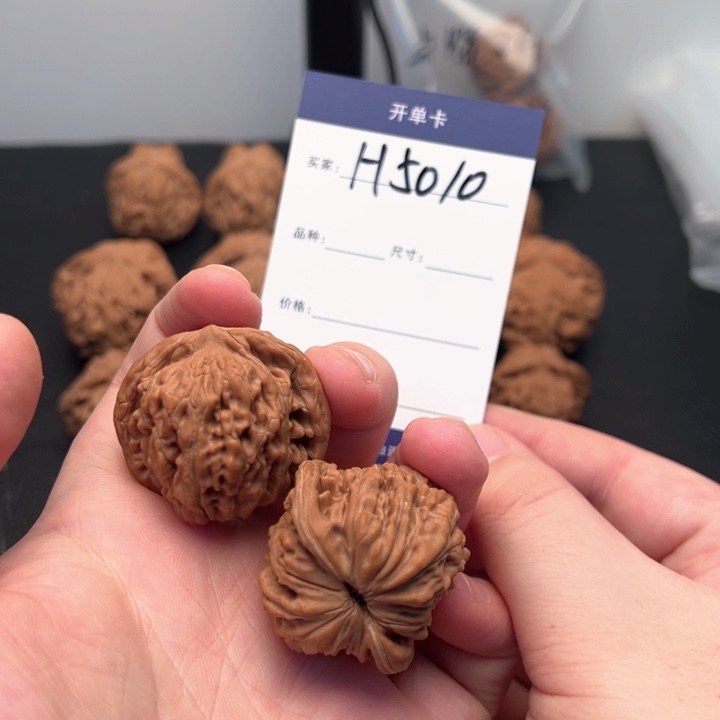 文玩核桃把件好**息山西老树一代汉高楼5010