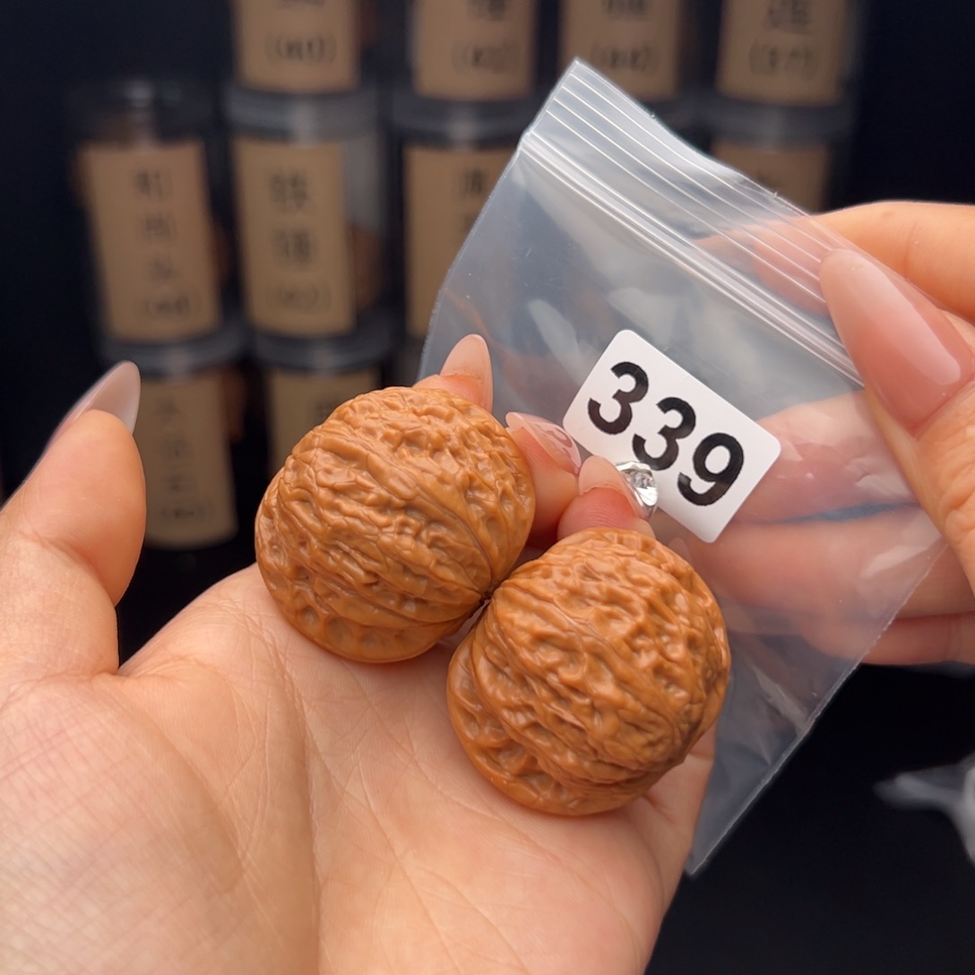 文玩核桃吊坠铁锤40