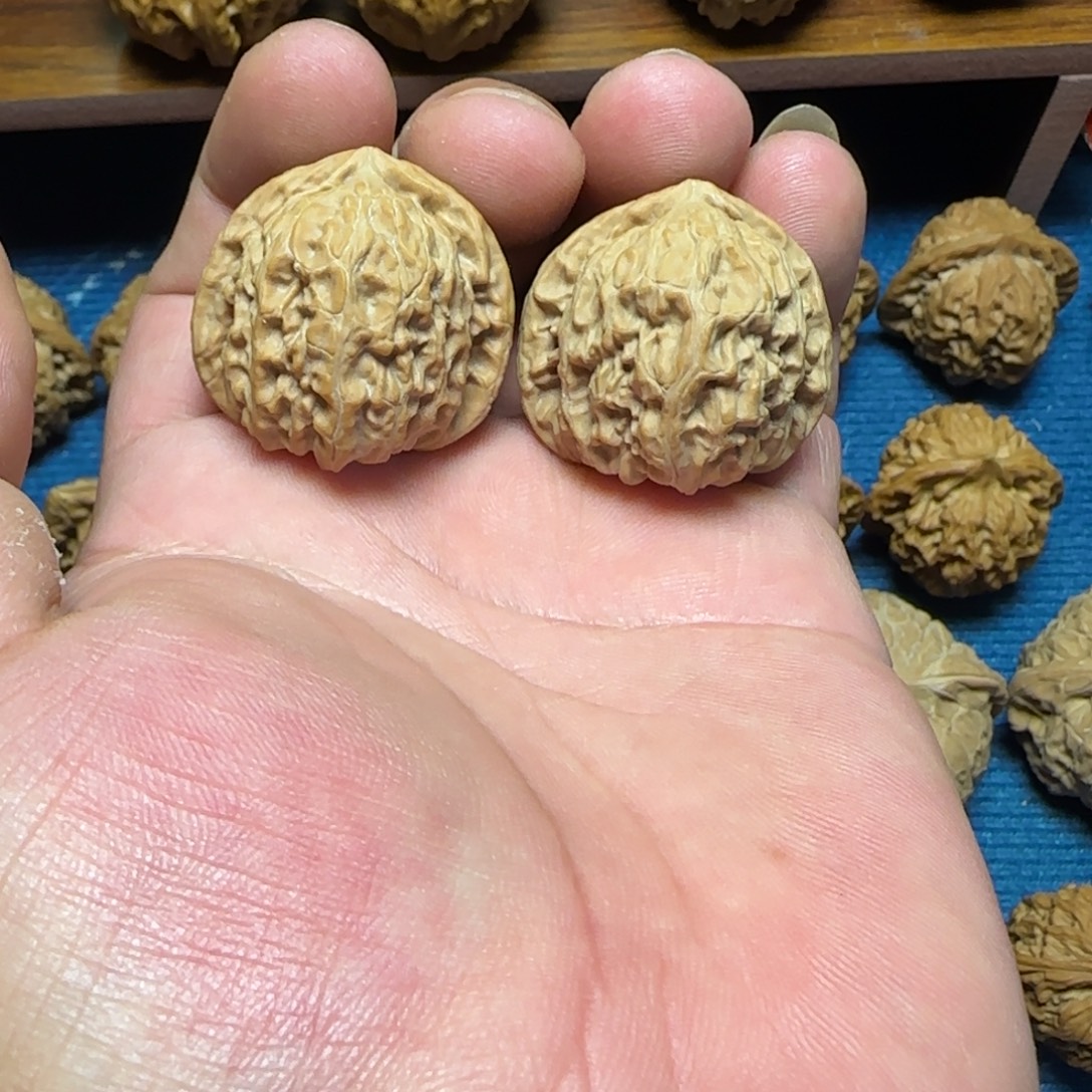 吊坠文玩核桃全品33白狮子手捻