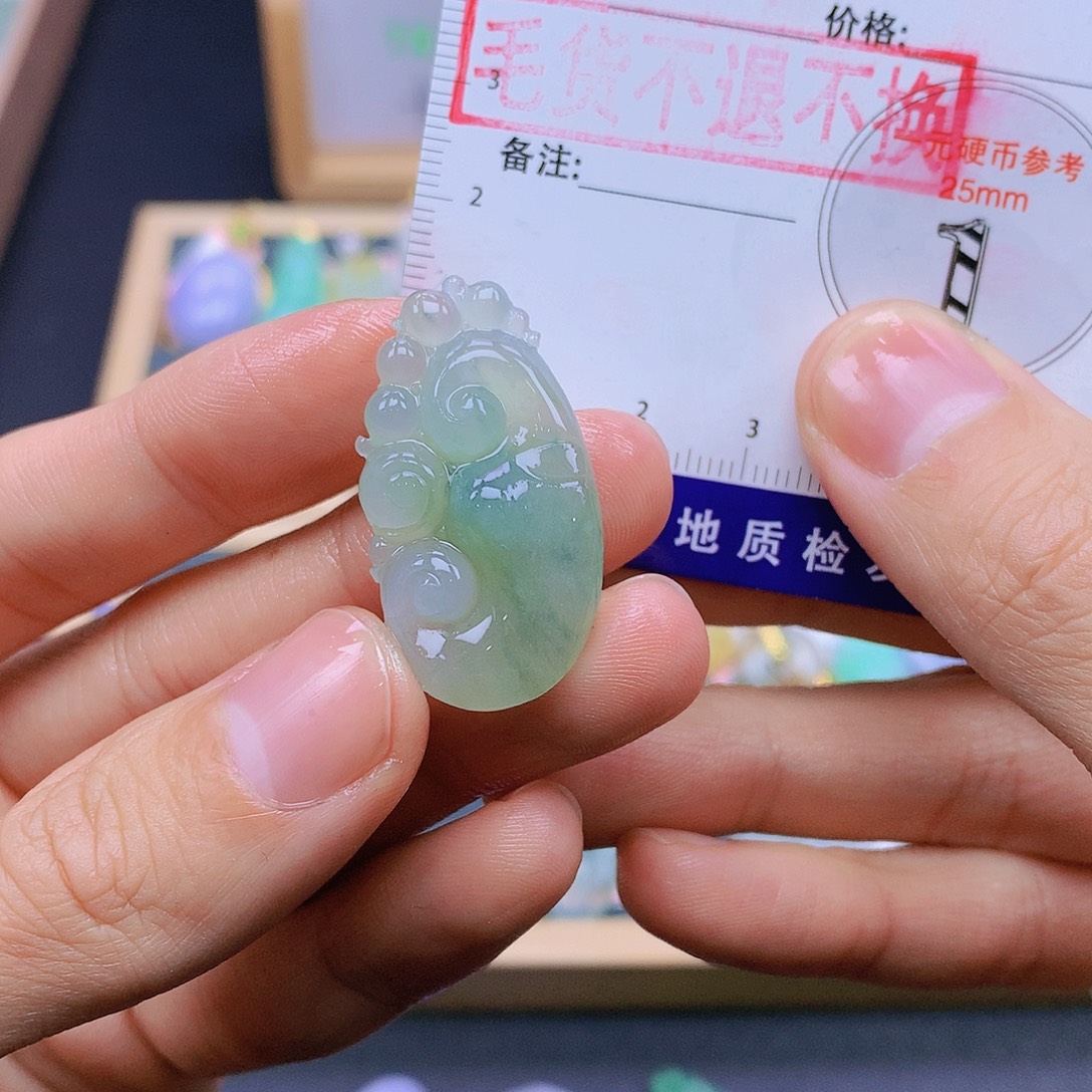 翡翠未镶嵌颈饰翡翠