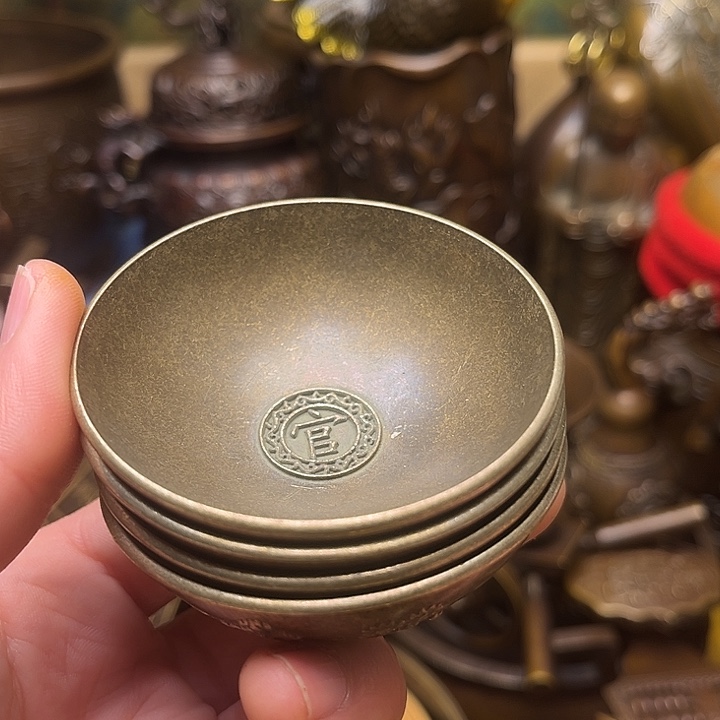 精美铜器批发档口