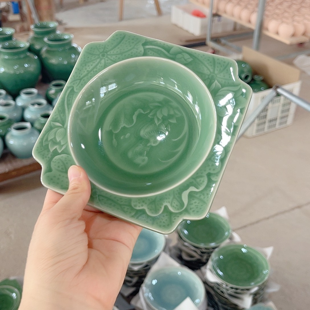 青瓷给哈哈哈哈哈哈哈哈哈哈