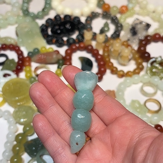 蛇纹石玉未镶嵌吊坠