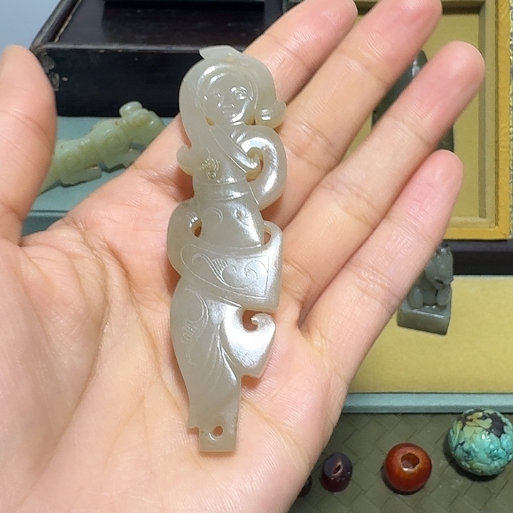 五***马和田玉未镶嵌颈饰