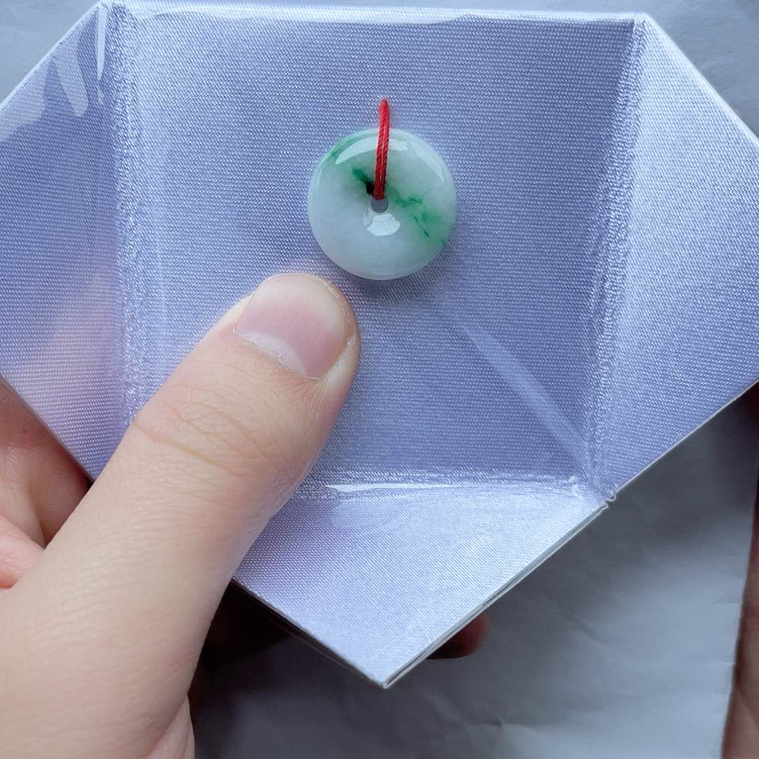 翡翠颈饰未镶嵌挂件。k k