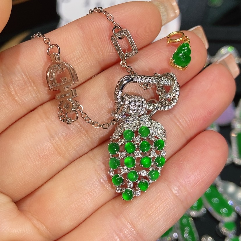 【闪购商品】翡翠颈饰未镶嵌天然翡翠