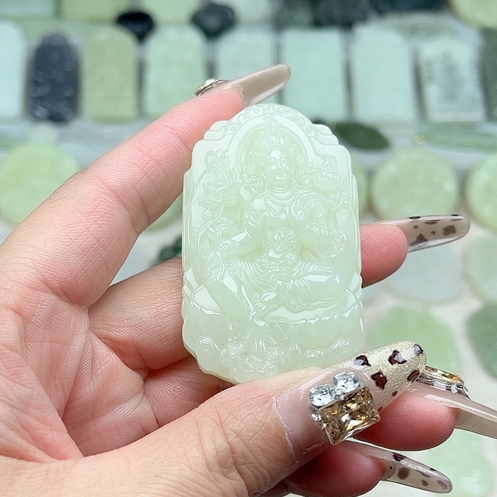 和田玉未镶嵌颈饰