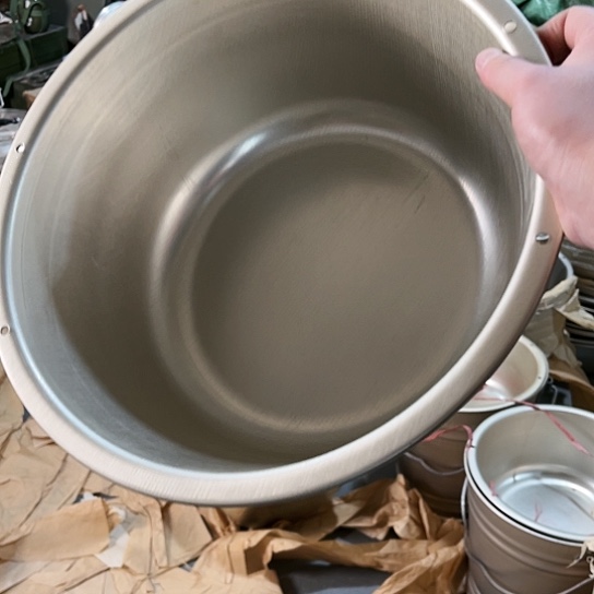 【闪购商品】三 个 三 十 四 厘米 铝 盆