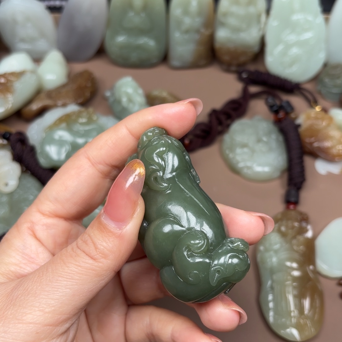 和田玉颈饰未镶嵌