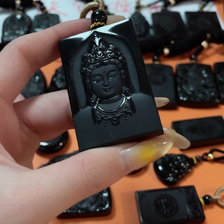 翡翠颈饰未镶嵌劉****.