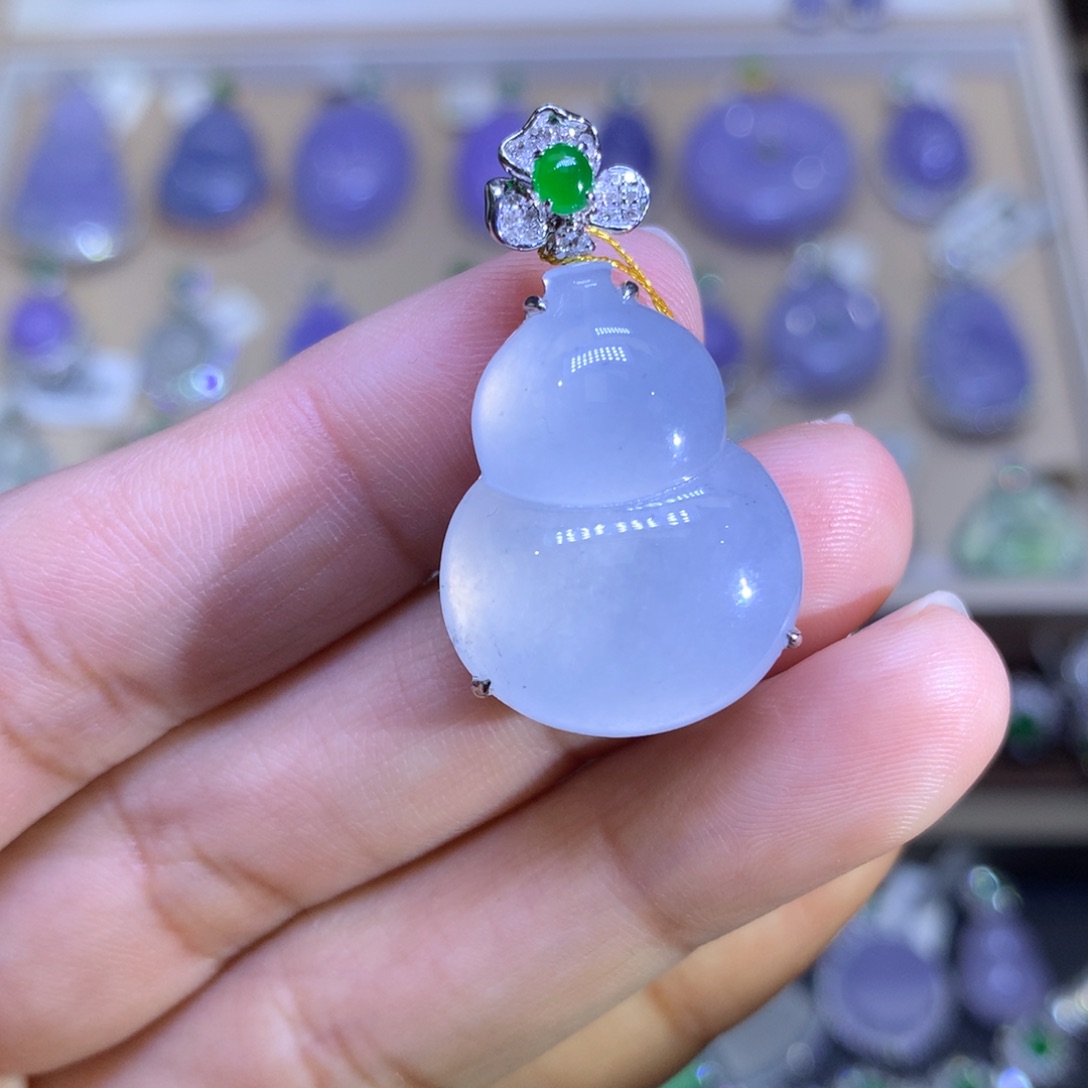 翡翠颈饰18K金镶嵌翡翠