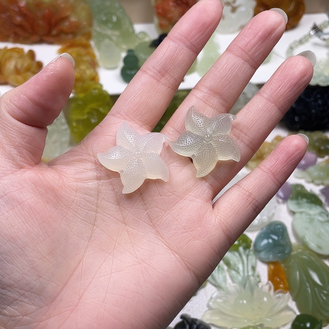 是***阳蛇纹石玉未镶嵌颈饰