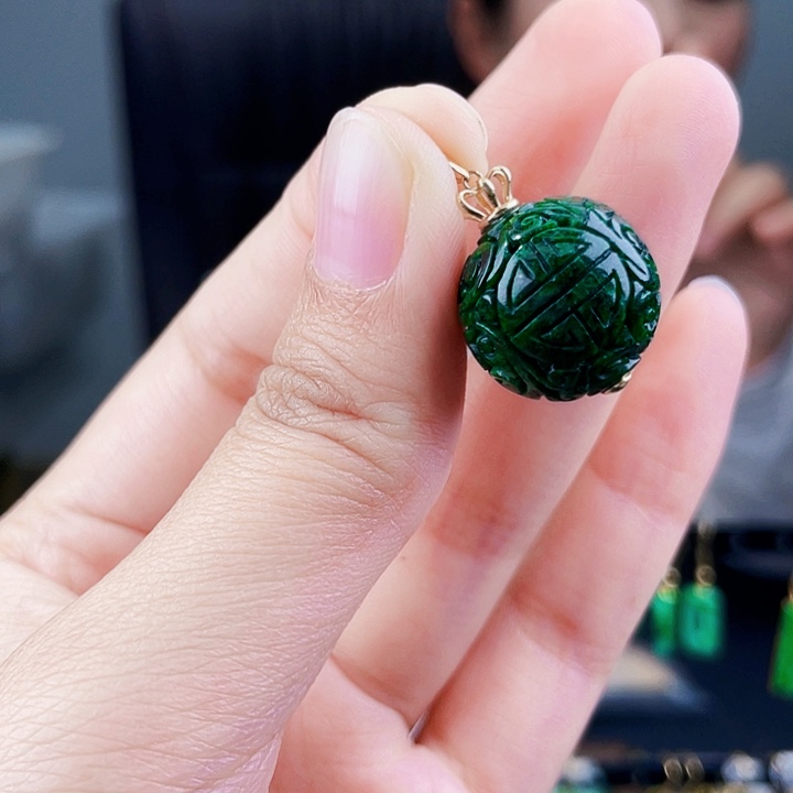 翡翠颈饰18K金镶嵌饰品