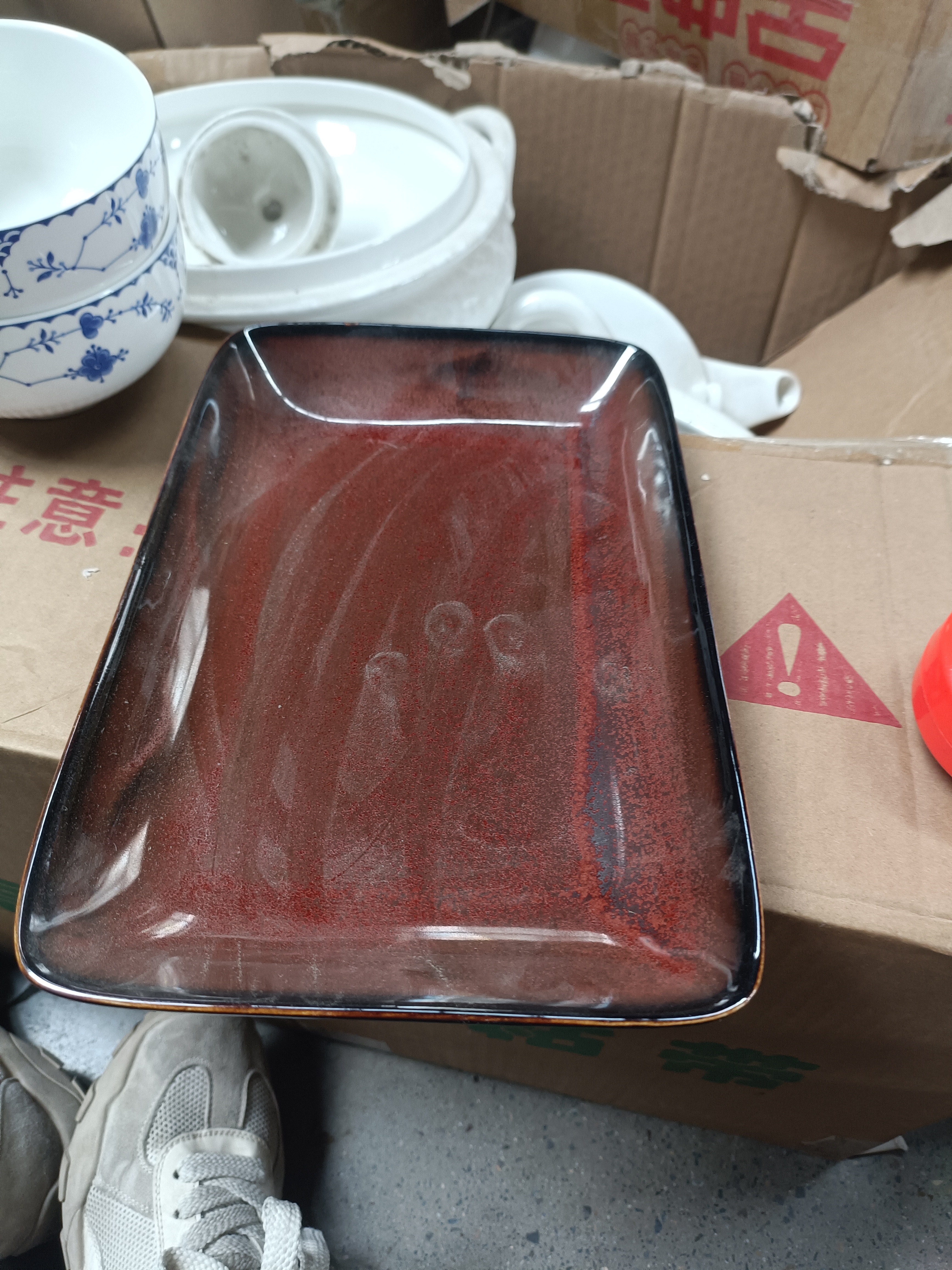 四厂铁红釉方盘一个